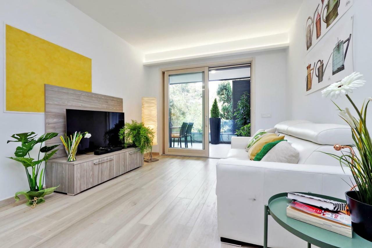 Green Terraced Apartment. 3 Stops From Colosseum Екстер'єр фото