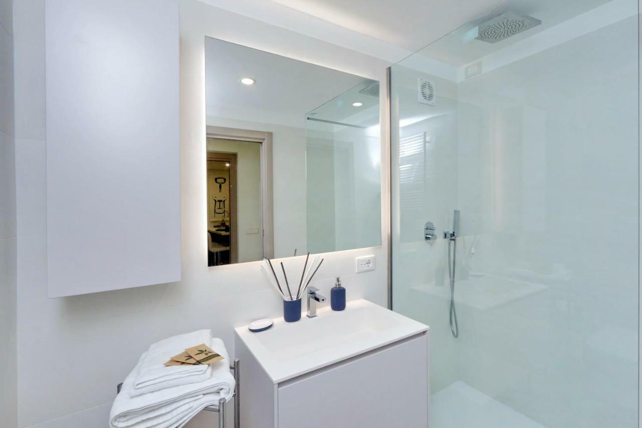 Green Terraced Apartment. 3 Stops From Colosseum Екстер'єр фото