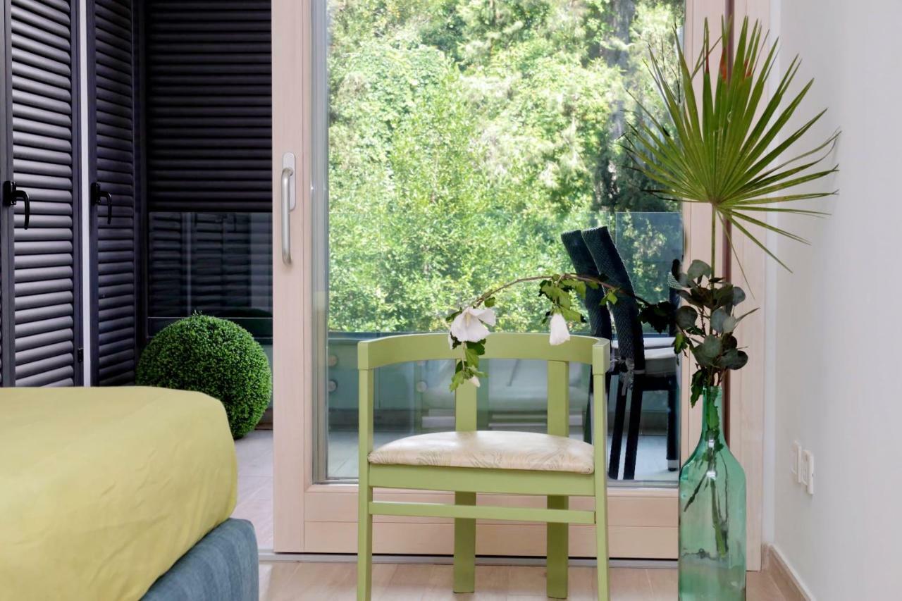 Green Terraced Apartment. 3 Stops From Colosseum Екстер'єр фото